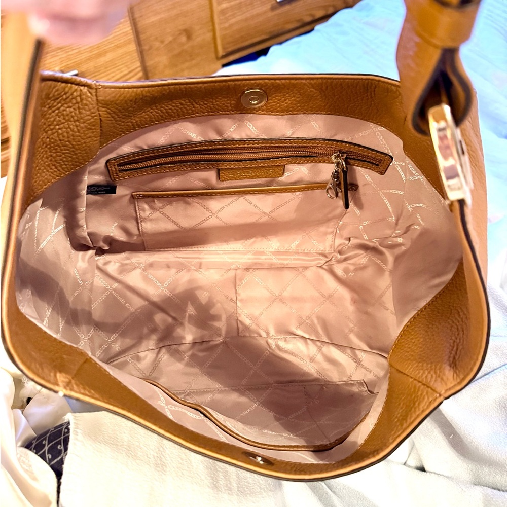 Hobo Bag + Wallet Bundle - Picture 13 of 16